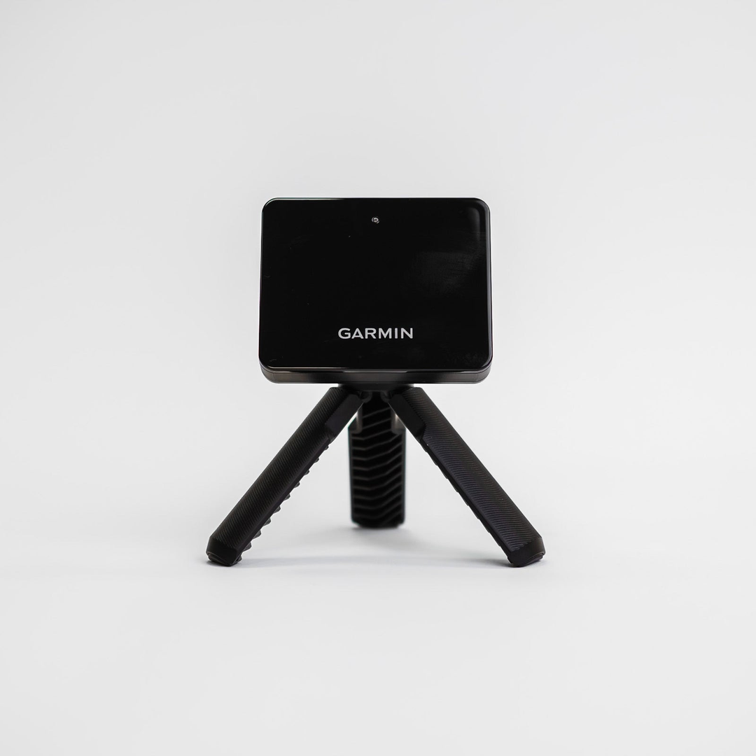 Garmin Approach R10 radar launch monitor set up behind the ball