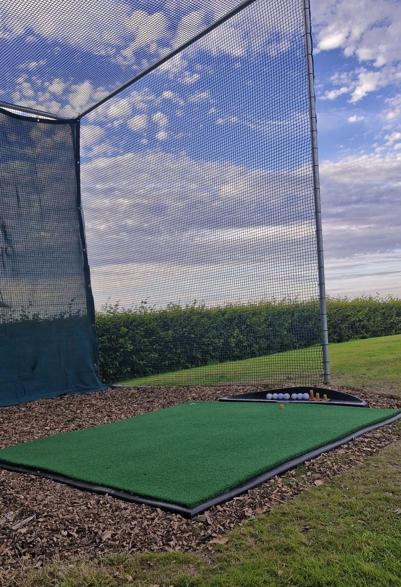 A real OpenGolfer customer golf cage in a UK garden