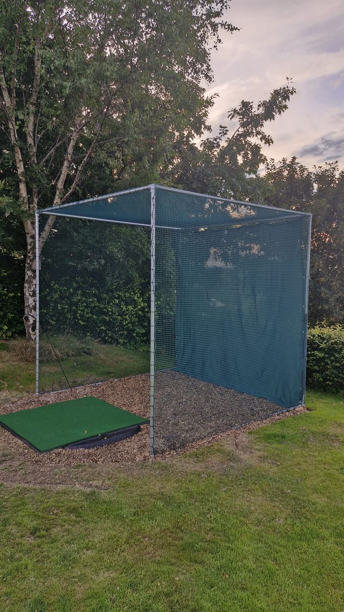 A real OpenGolfer customer golf cage in a UK garden